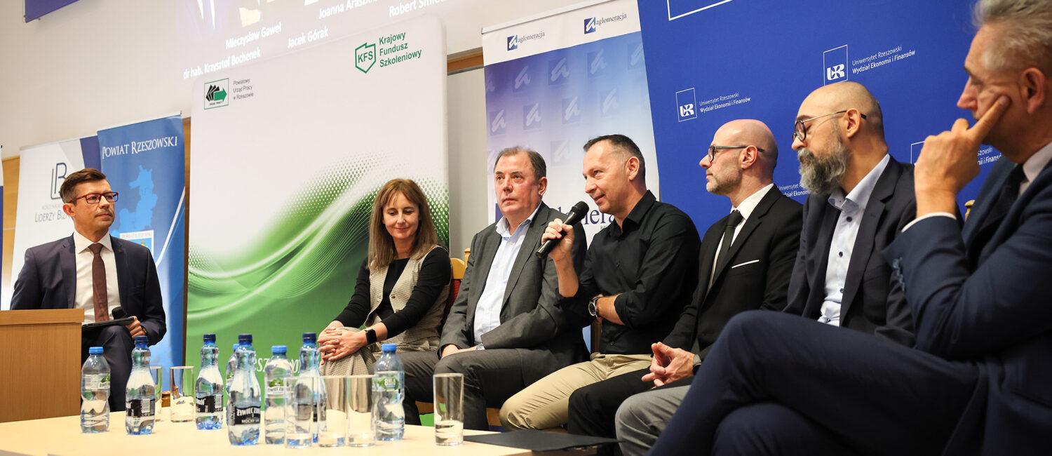 Paneliści konferencji Aglomeracji Rzeszowskiej "Przyszłość robi się dziś"